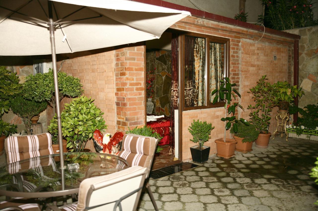 Hotel Majestic Tiflis Exterior foto